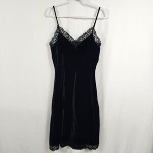 Elegant Black Velvet Lace Trim Dress